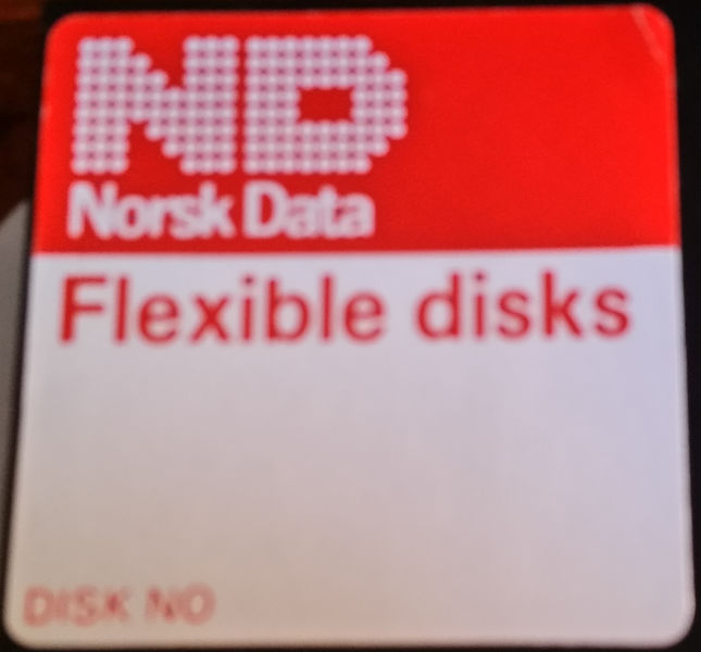 File:ND flexible disks label red white.jpg