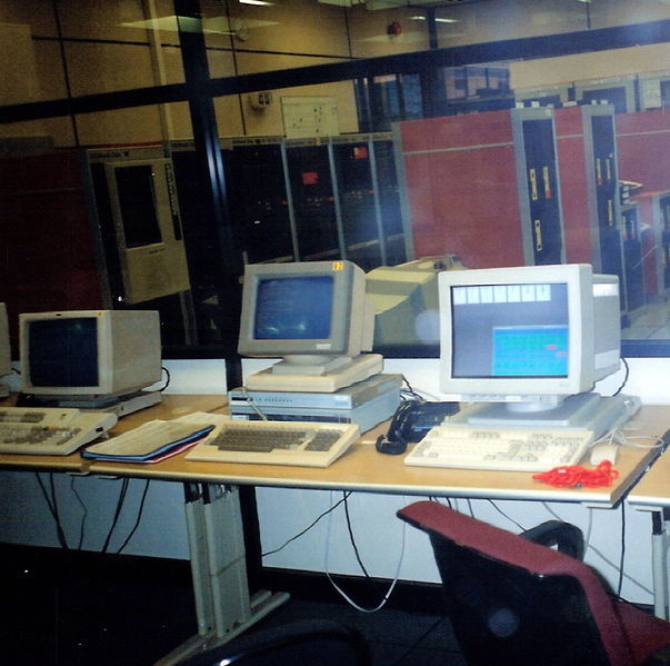 File:Computers at Joint European Torus in 1991.jpg