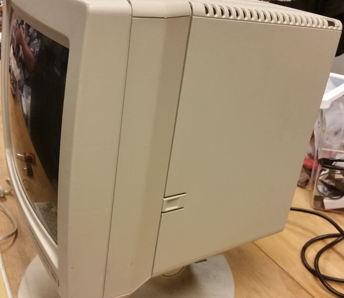 File:Tandberg TDV1200 right side.jpg