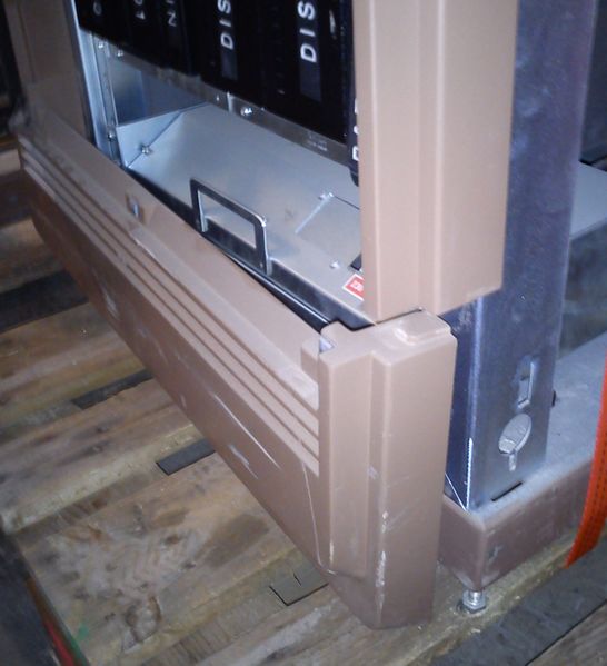 File:Filestore 3 Bottom trim.jpg