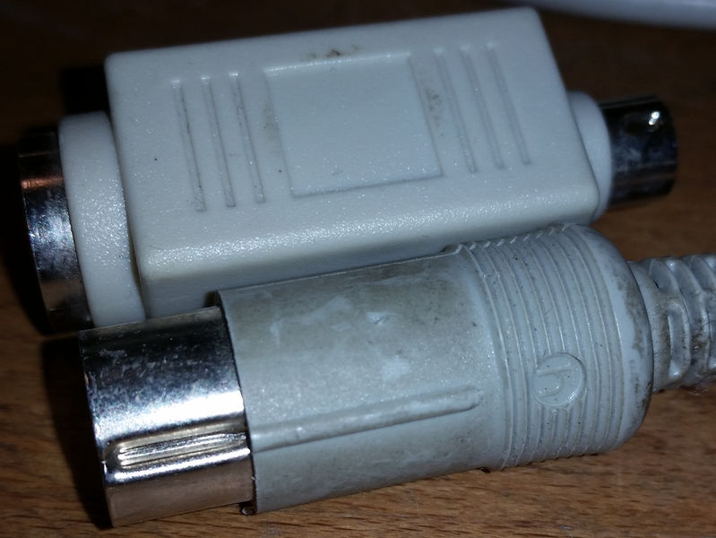 File:TDV5010 cable DIN plug and adapter 2 20190412 130419.jpg