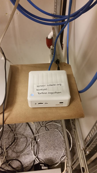 File:Ndwiki-server-2016-05.jpg