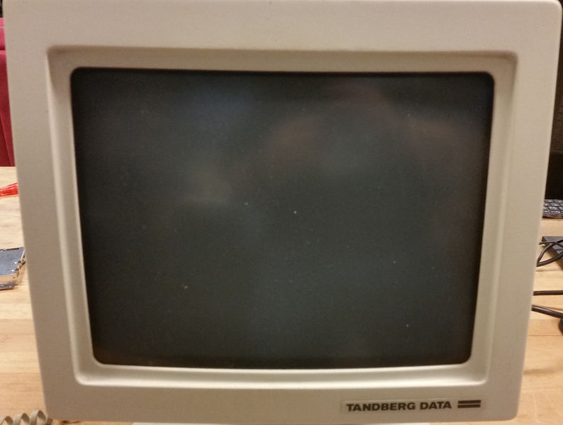 File:Tandberg TDV1200 monitor front.jpg
